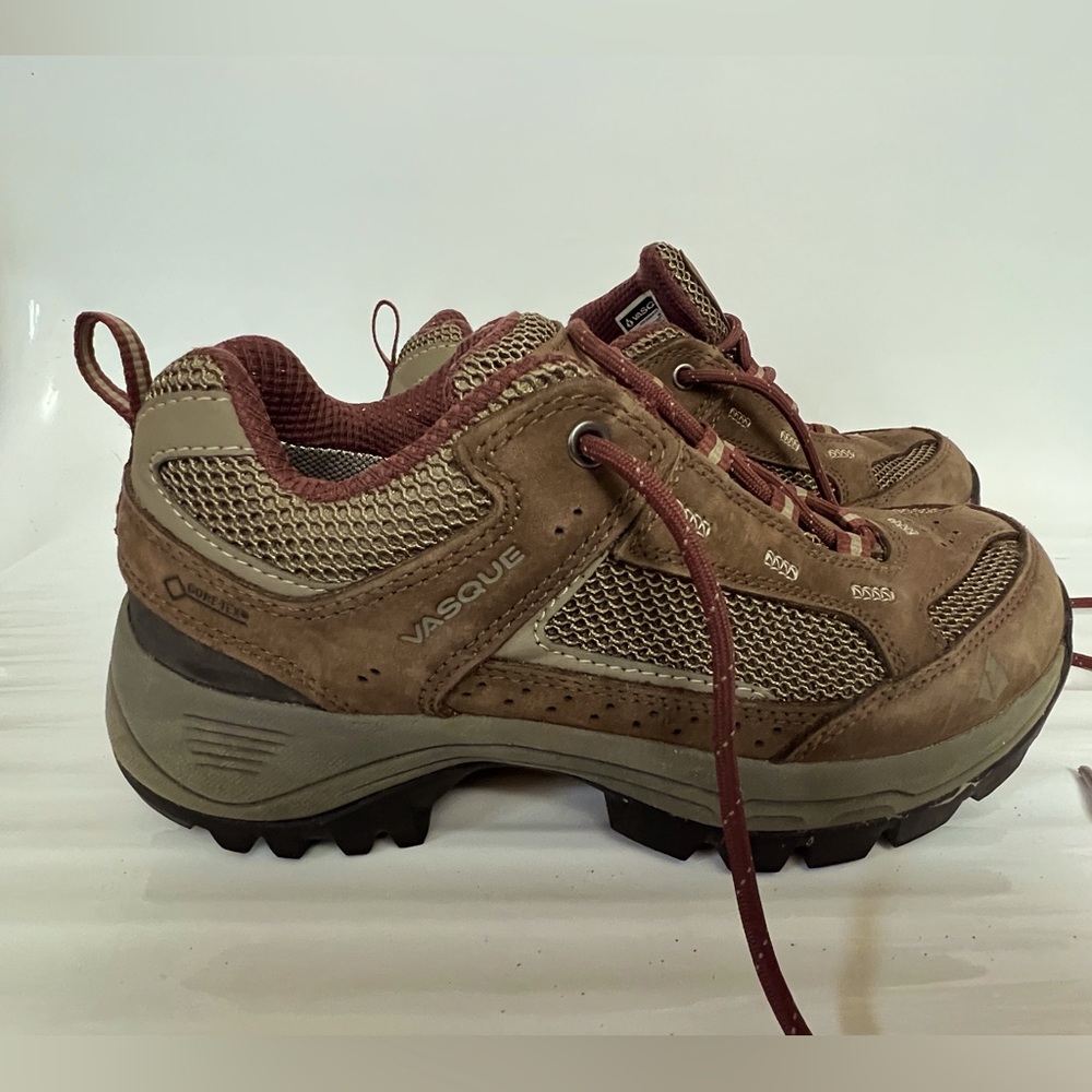 Vasque vibrum gortex hikers